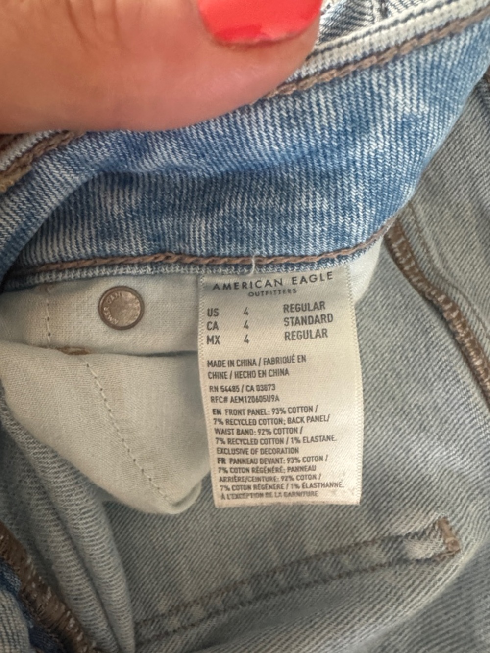 American Eagle Outfitters Light Blue Boyfriend Jeans - Picture 4 of 4